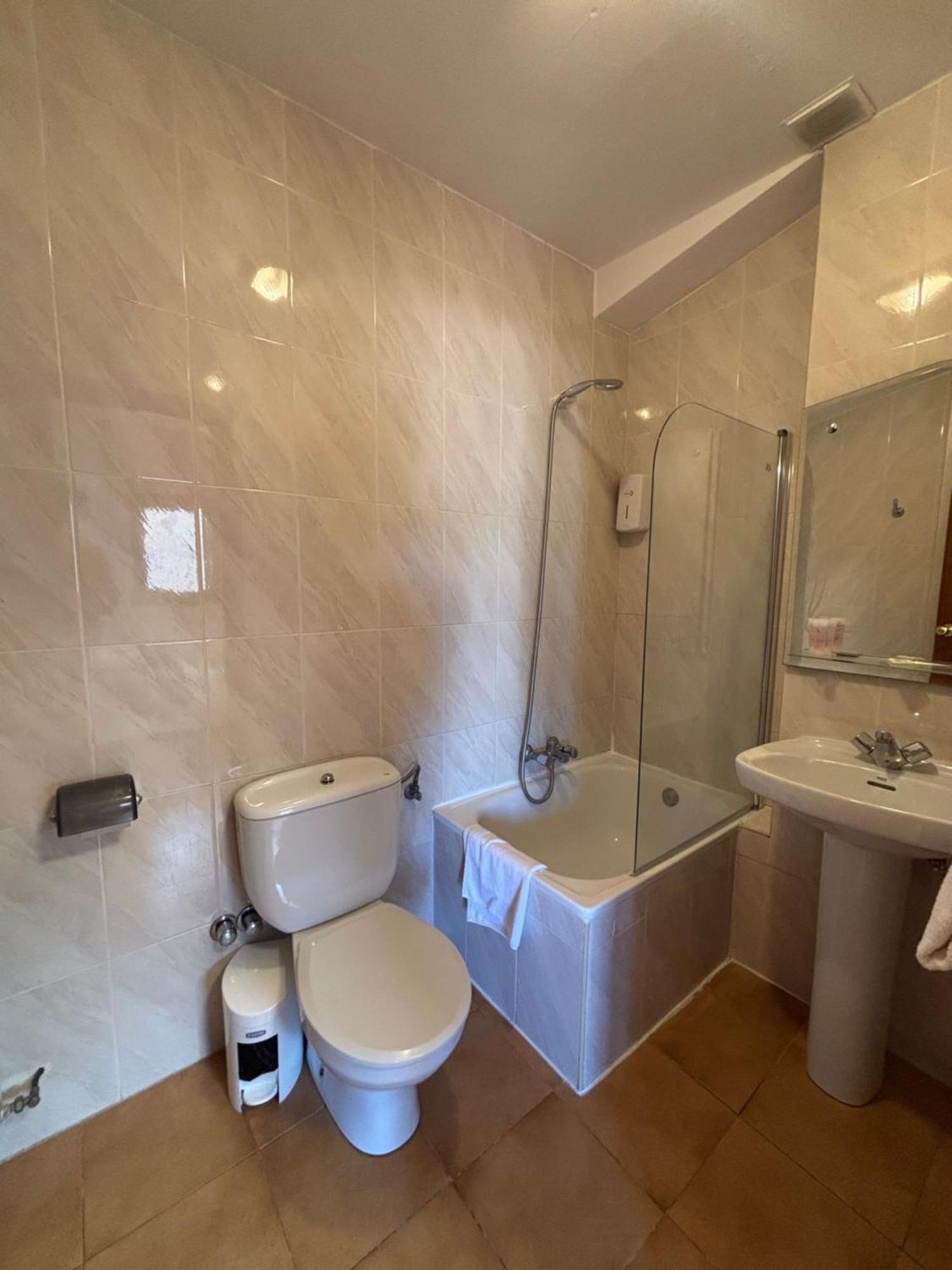 Hostal Legaz Funes Ngoại thất bức ảnh