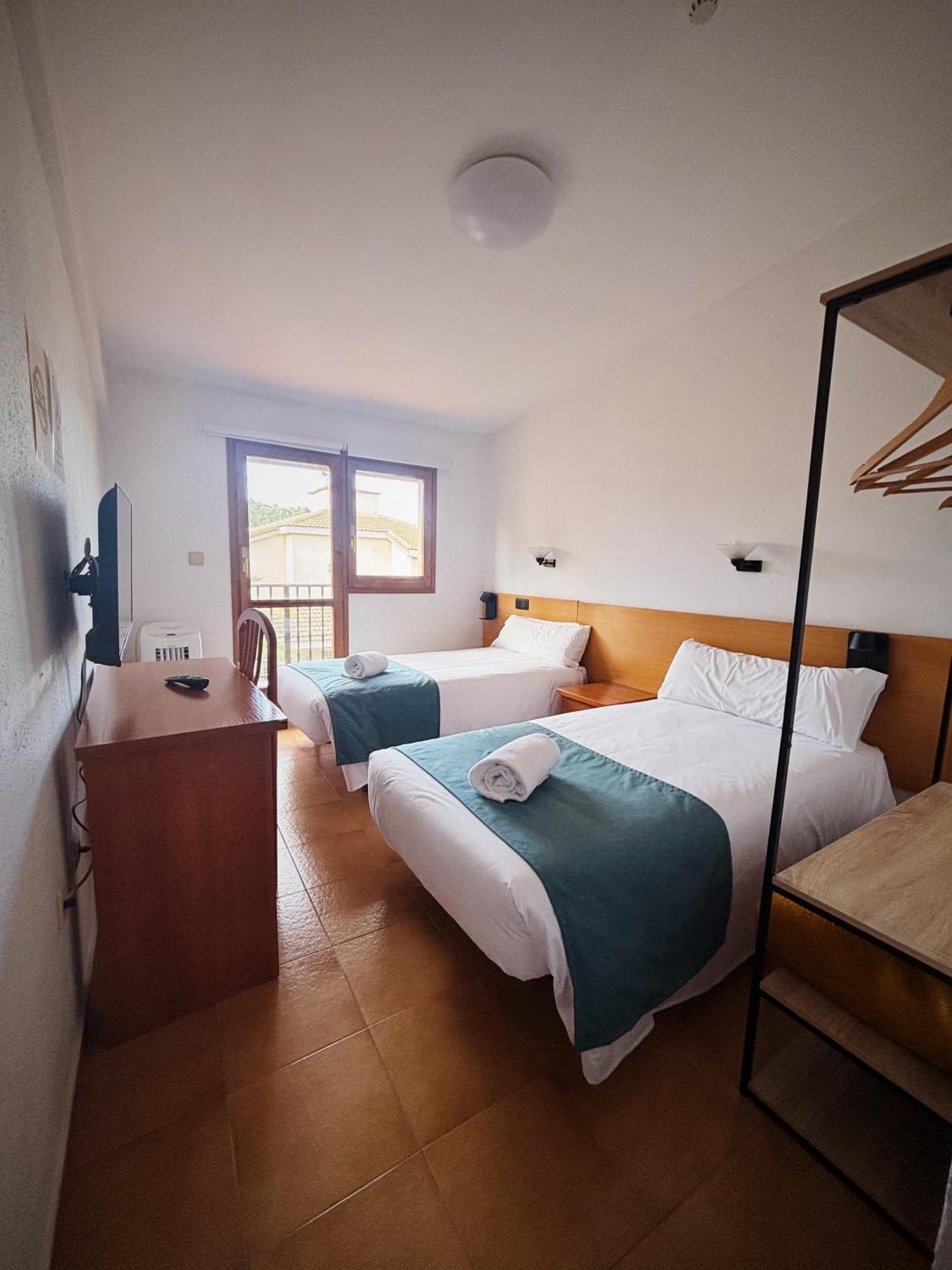 Hostal Legaz Funes Ngoại thất bức ảnh